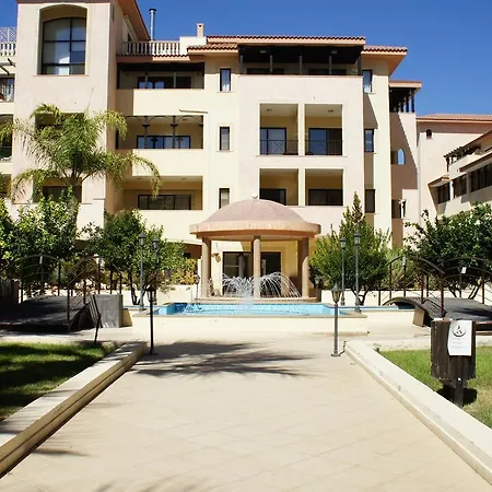 Townhouse Queens Gardens Feriehus Paphos