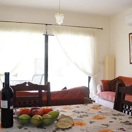 Townhouse Queens Gardens Holiday home Paphos