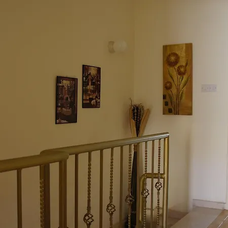 Townhouse Queens Gardens Holiday home Paphos