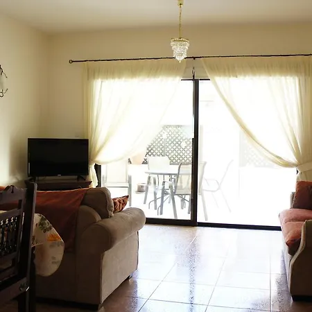 Townhouse Queens Gardens * Pafos